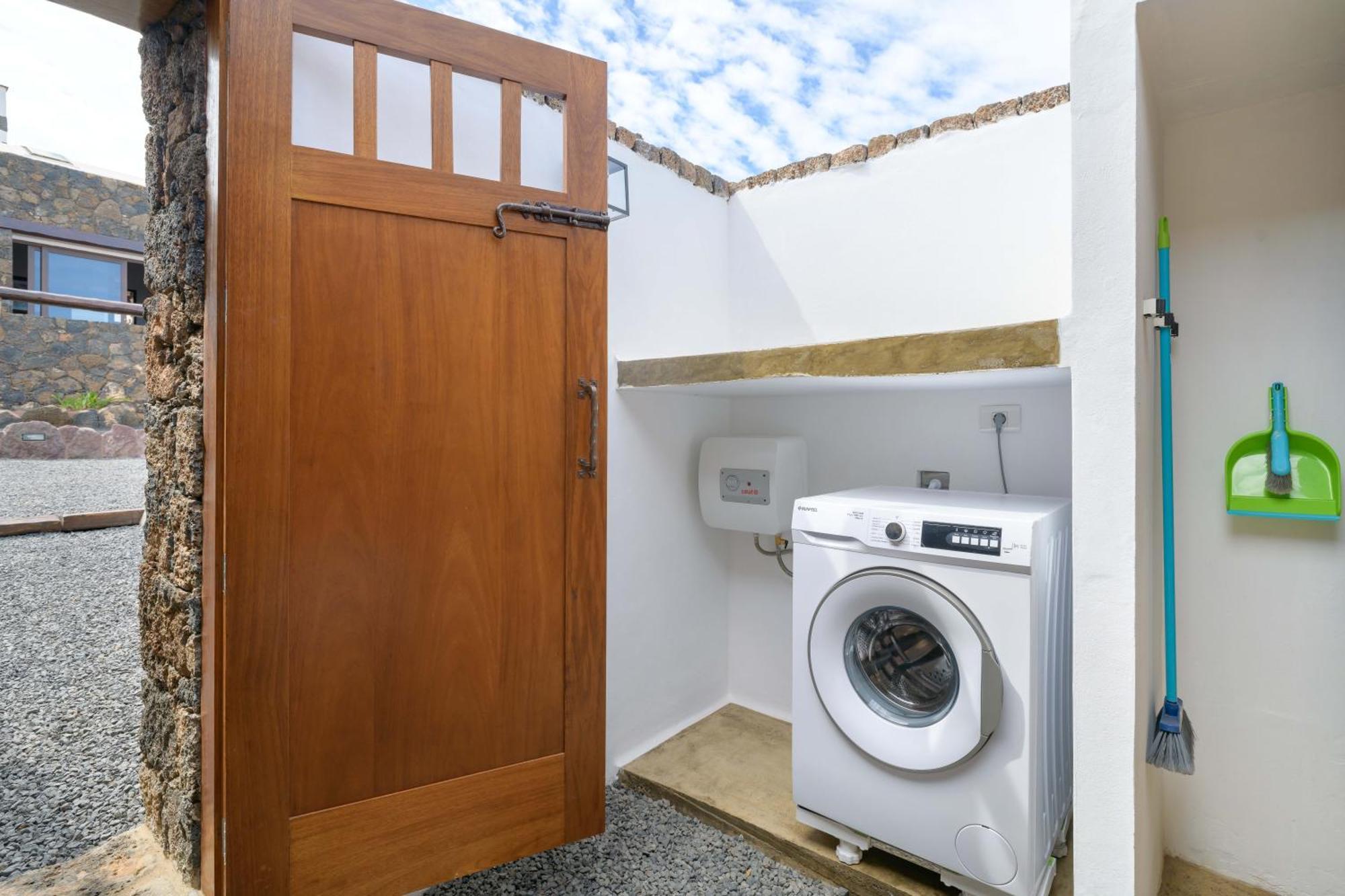 Apartamento Los 4 Nobles Tinajo Exterior foto